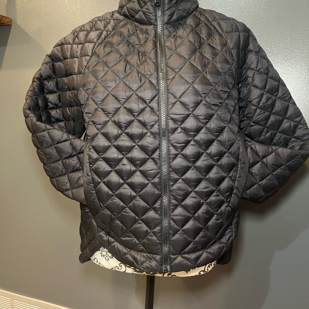 Athleta Whisper Featherless Puffer Jacket (Black)
